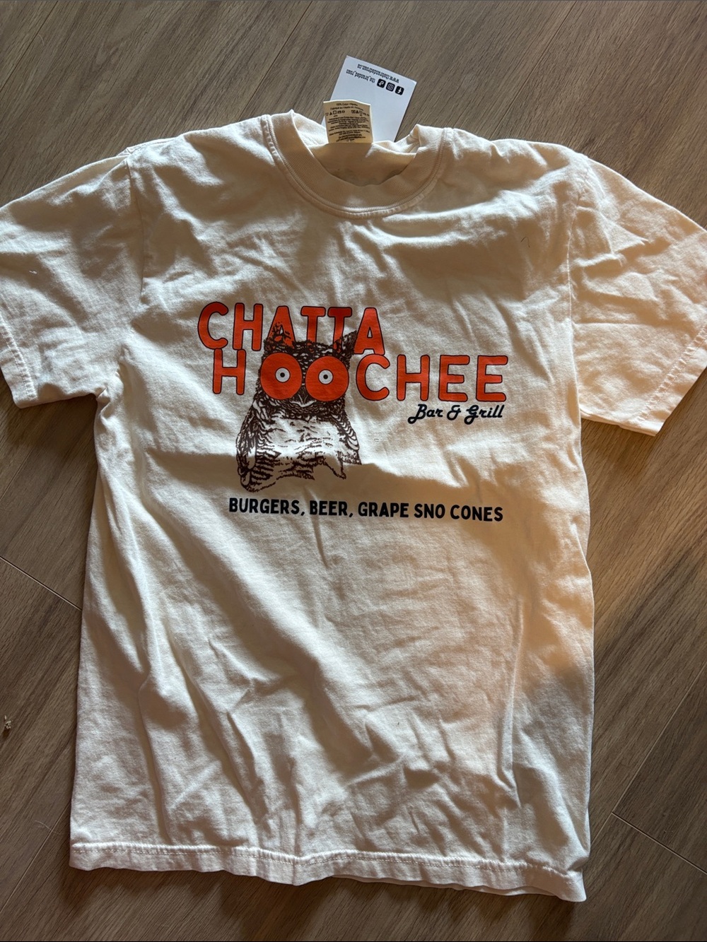 Chatta Hoochee Bar & Grill Graphic Tee - Cream with Orange Print new small